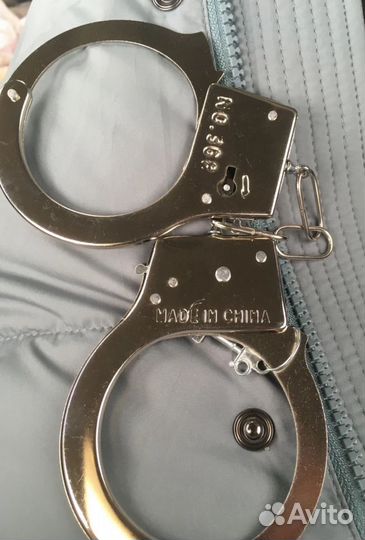 Полицейские наручники