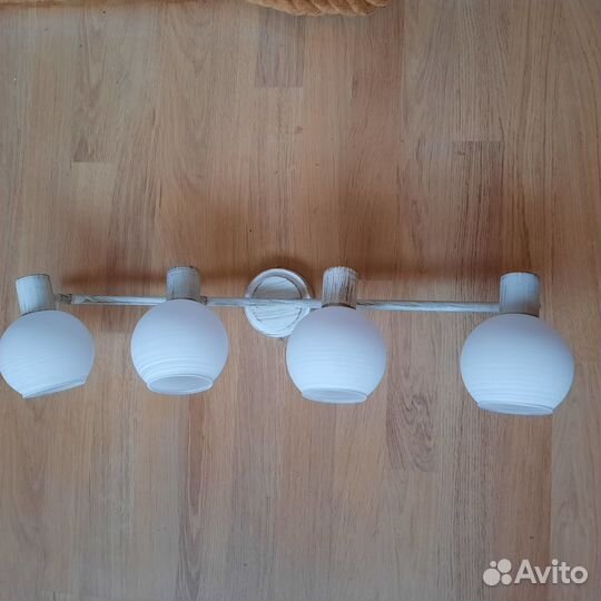 Продам люстру