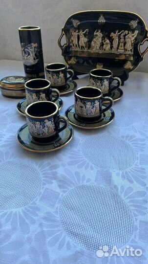 Подарочный набор ваза, шкатулка,поднос, чашки