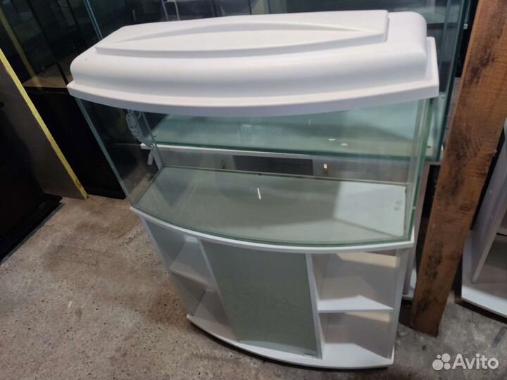 Новый 85 л. С крышкой и с тумбой