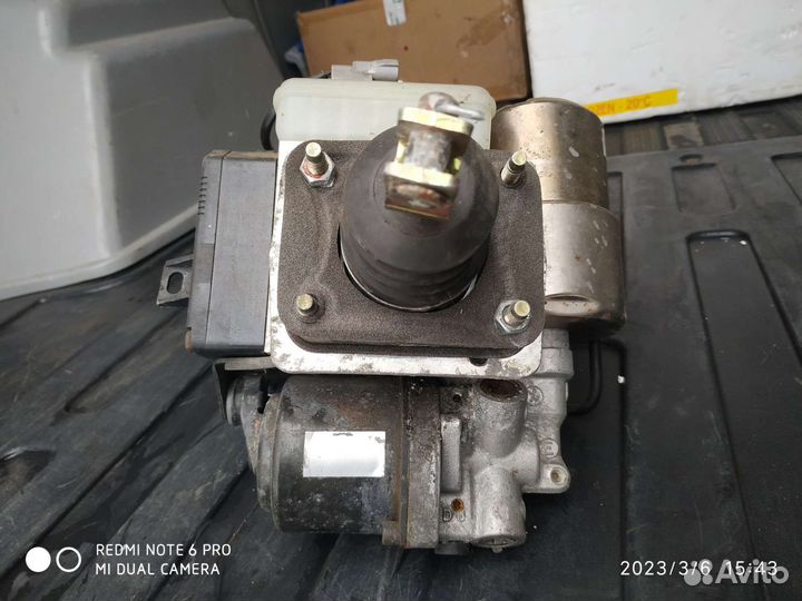 Пневмагидроусилитель