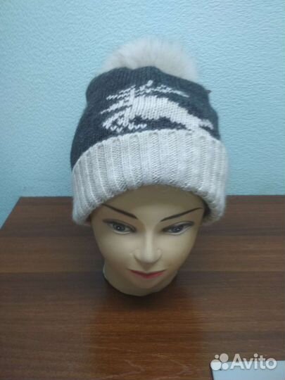 Шапка трикотажная с помпоном