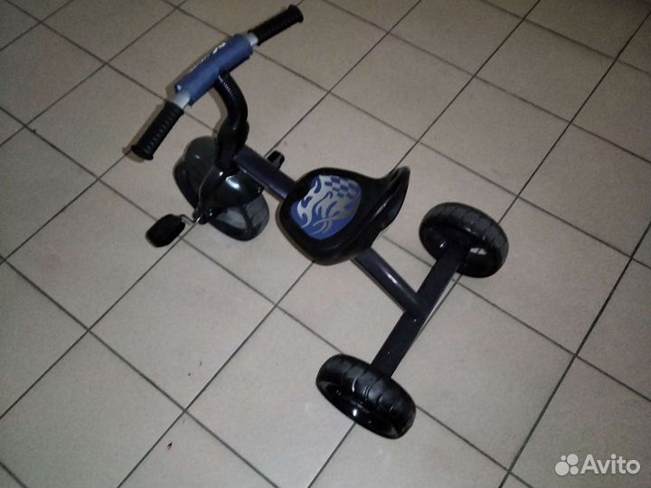 Детский велосипед бу трех колесный
