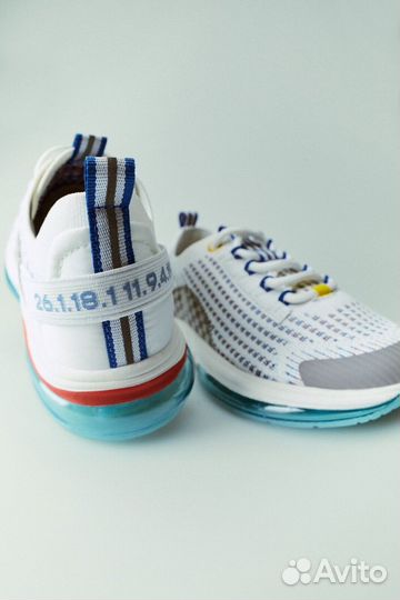 Кроссовки zara 29