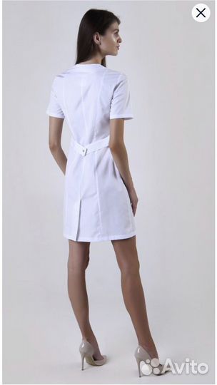 Белый медицинский халат