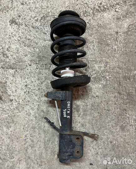 Стойка передняя правая Opel Omega B