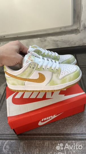 Кроссовки Nike Dunk Low wmns 