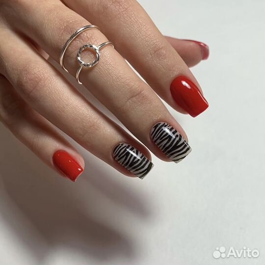 Нужна модель на маникюр