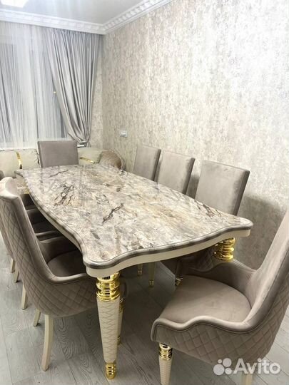 Кухонный стол и стулья комплект