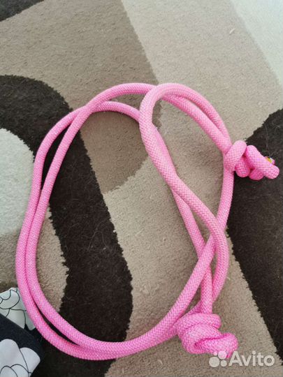 Гимнастическая скакалка