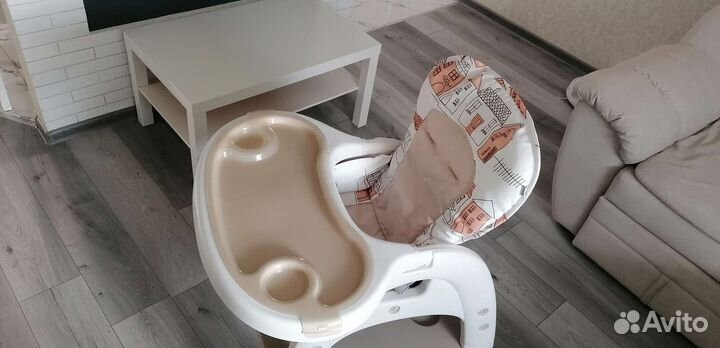 Детский стульчик для кормления