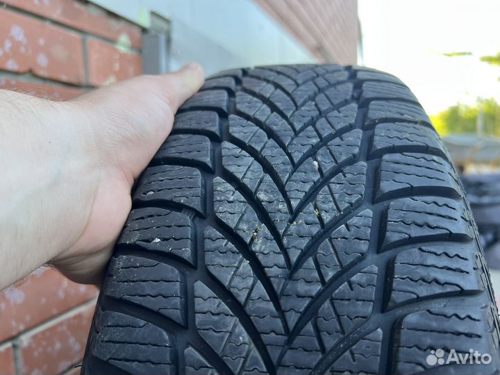 Продаю комплект зимней резины на ваз r14, 4х98