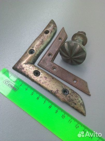 Старинная ручка и уголки бронза