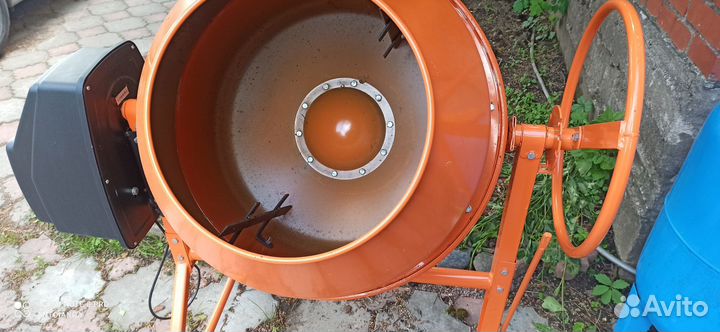 Бетономешалка вихрь бм 160