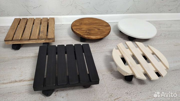 Подставка для цветов на колесиках