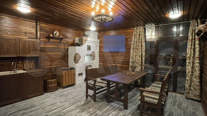 Дом 180 м² на участке 4 сот.