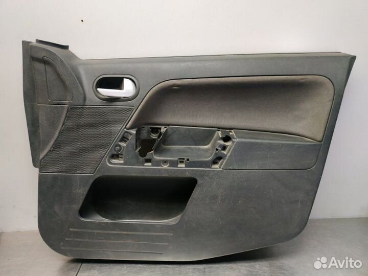 Обшивка двери передняя правая Ford Fusion CBK fyja