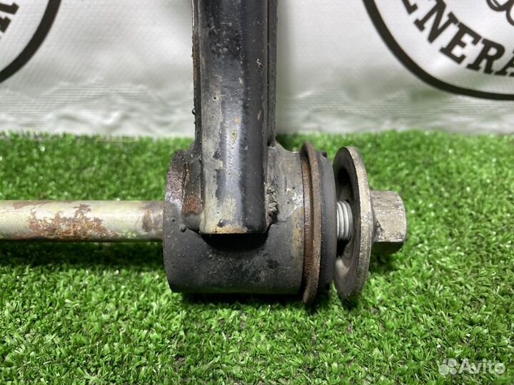 Рычаг подвески верхний передний левый Toyota Hilux