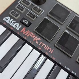 Midi клавиатура akai mpk mini