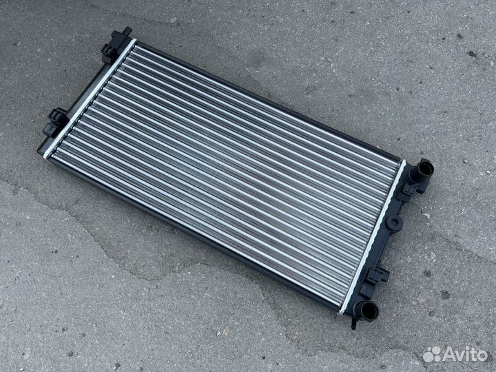 Радиатор двигателя Volkswagen Polo 5 (10-20) Rapid