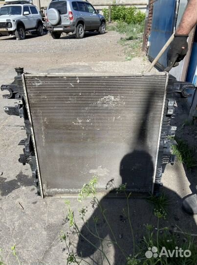 Радиатор охлаждения Nissan Patrol Y62