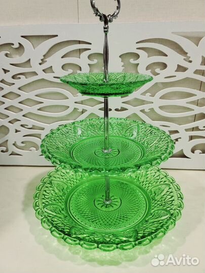 Цветное зеленое стекло,посуда