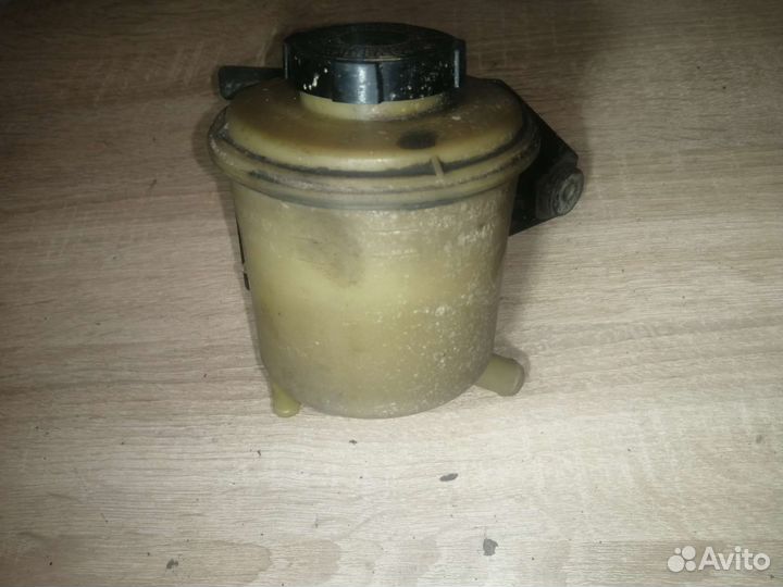 Бачок гур nissan primera p11