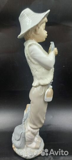 Фарфоровая фигура 