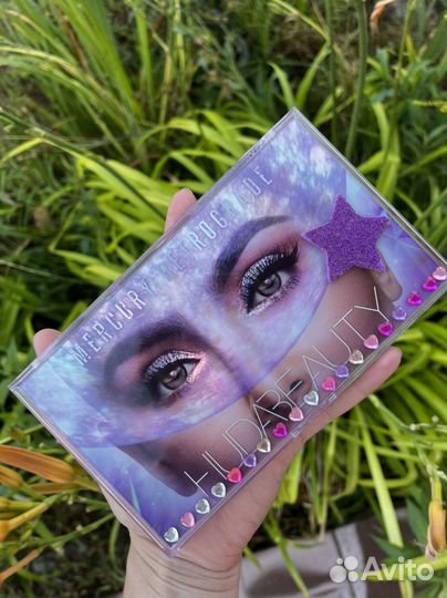 Huda beauty mercury retrograde палетка