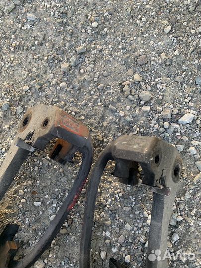 Скоба суппорта toyota corolla