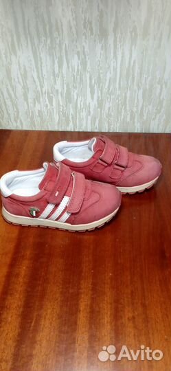 Кроссовки детские