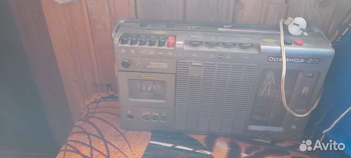 Радиоприемник, магнитофоном