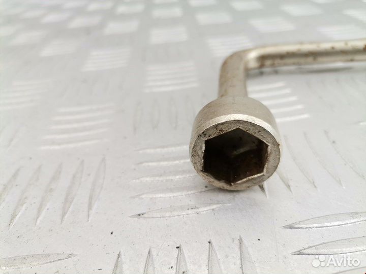 Ключ баллонный для BMW 3-Series (E46) 71121179953