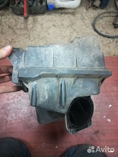 Корпус воздушного фильтра skoda octavia a4