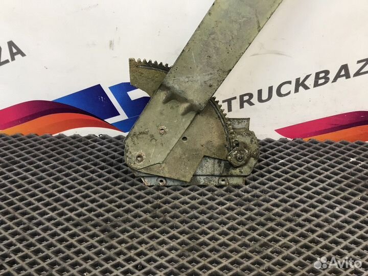 Стеклоподъемник механический левый Daf LF