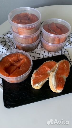 Красная рыба солёная (лосось)