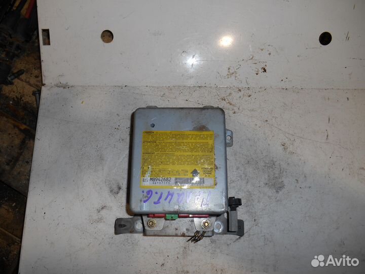 Блок управл airbag MB942682 Mitsubishi Galant E5