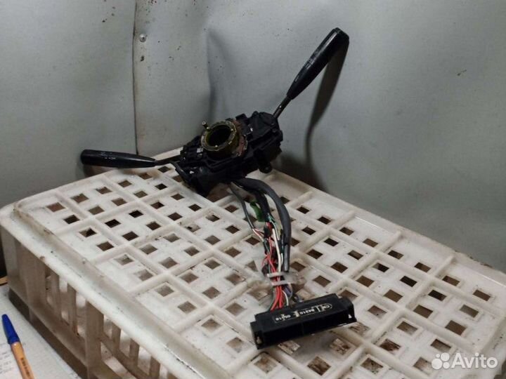 Переключатель подрулевой Toyota Carina E седан 1.6