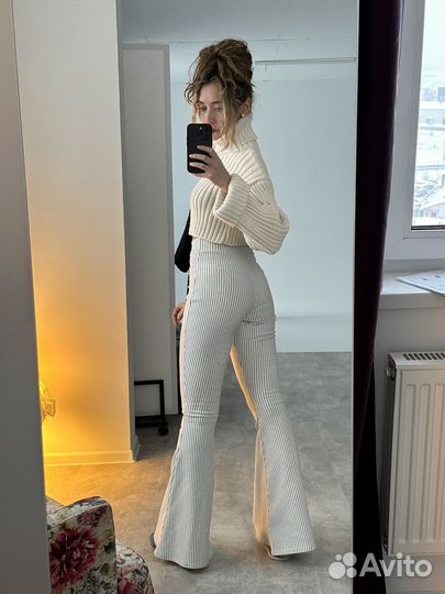 Свитер разный