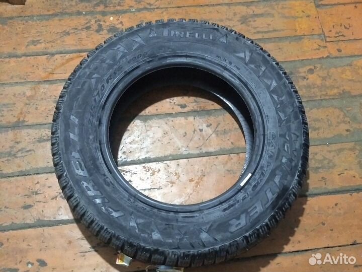 Pirelli Winter Carving Edge 215/70 R16 100T