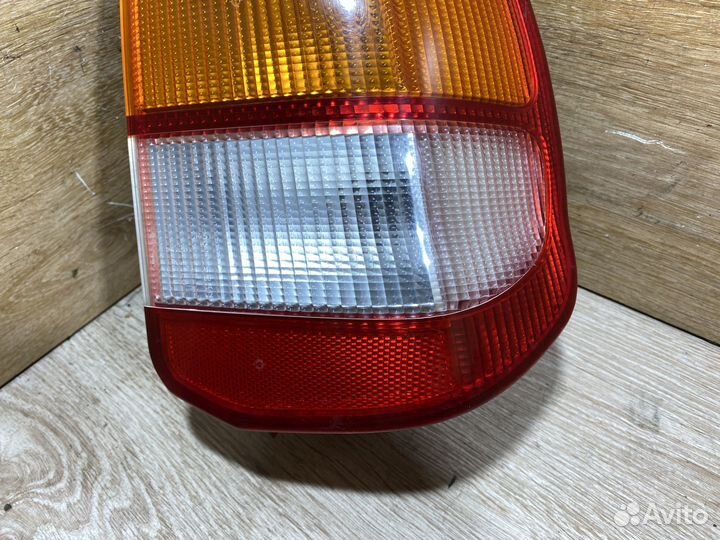 Фонарь задний правый Mitsubishi Space Star 111527