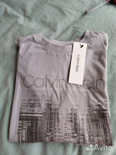 Calvin Klein футболка женская. Размер м