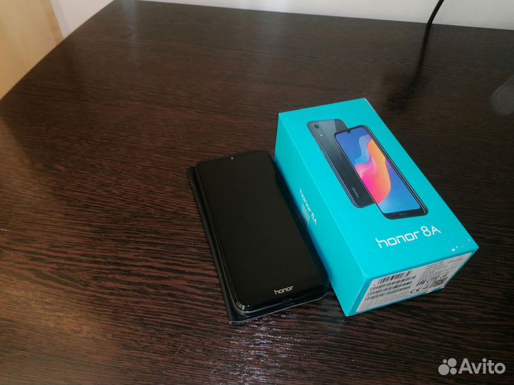 Телефон honor 8a