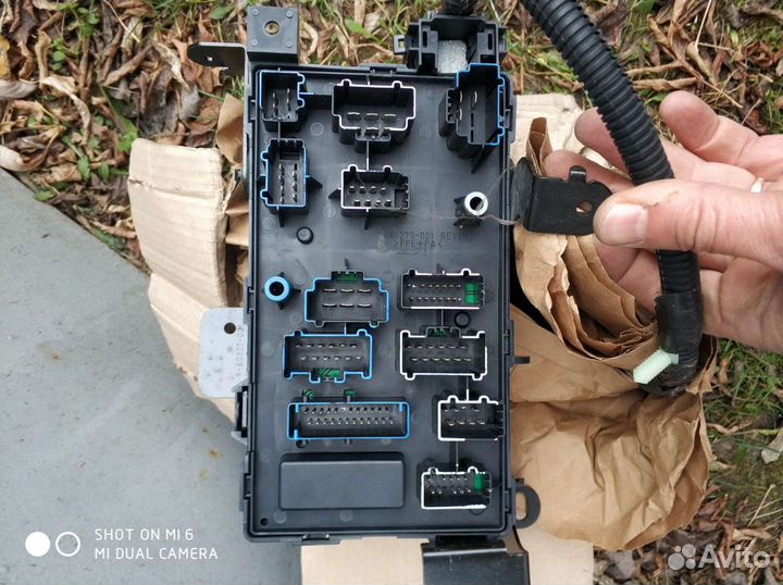 Блок предохранителей и реле в сборе на Форд Экскер