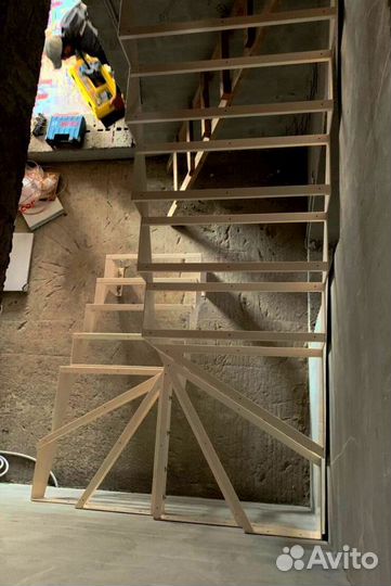 Лестница в дом. Заключаем договор