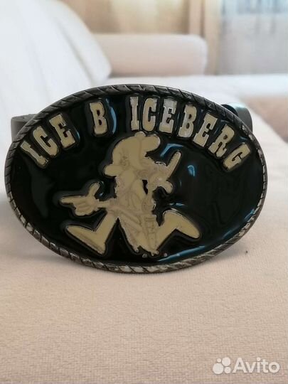 Мужской кожаный ремень с пряжкой