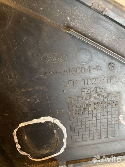 Накладка на крыло левая Ford Focus