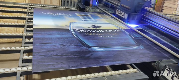 Печать на пластике оргстекле фанере пленках стекле