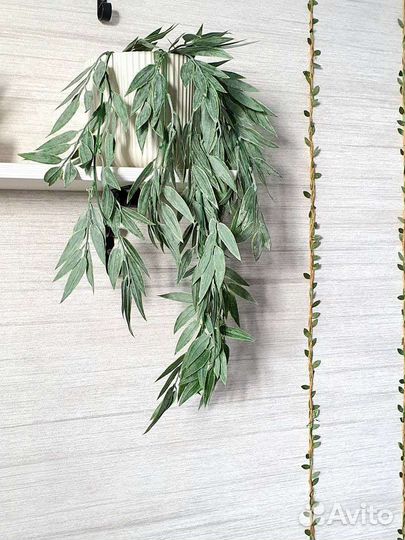 Искуственные ветки в горшке