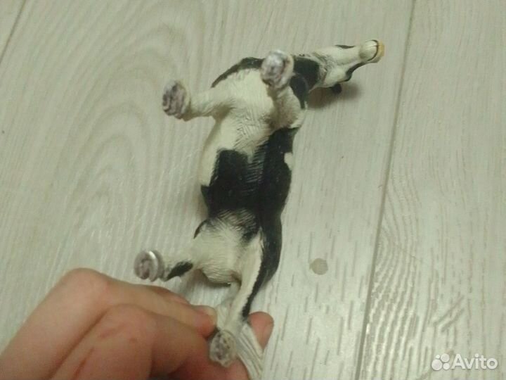 Фигурки лошади и телёнка